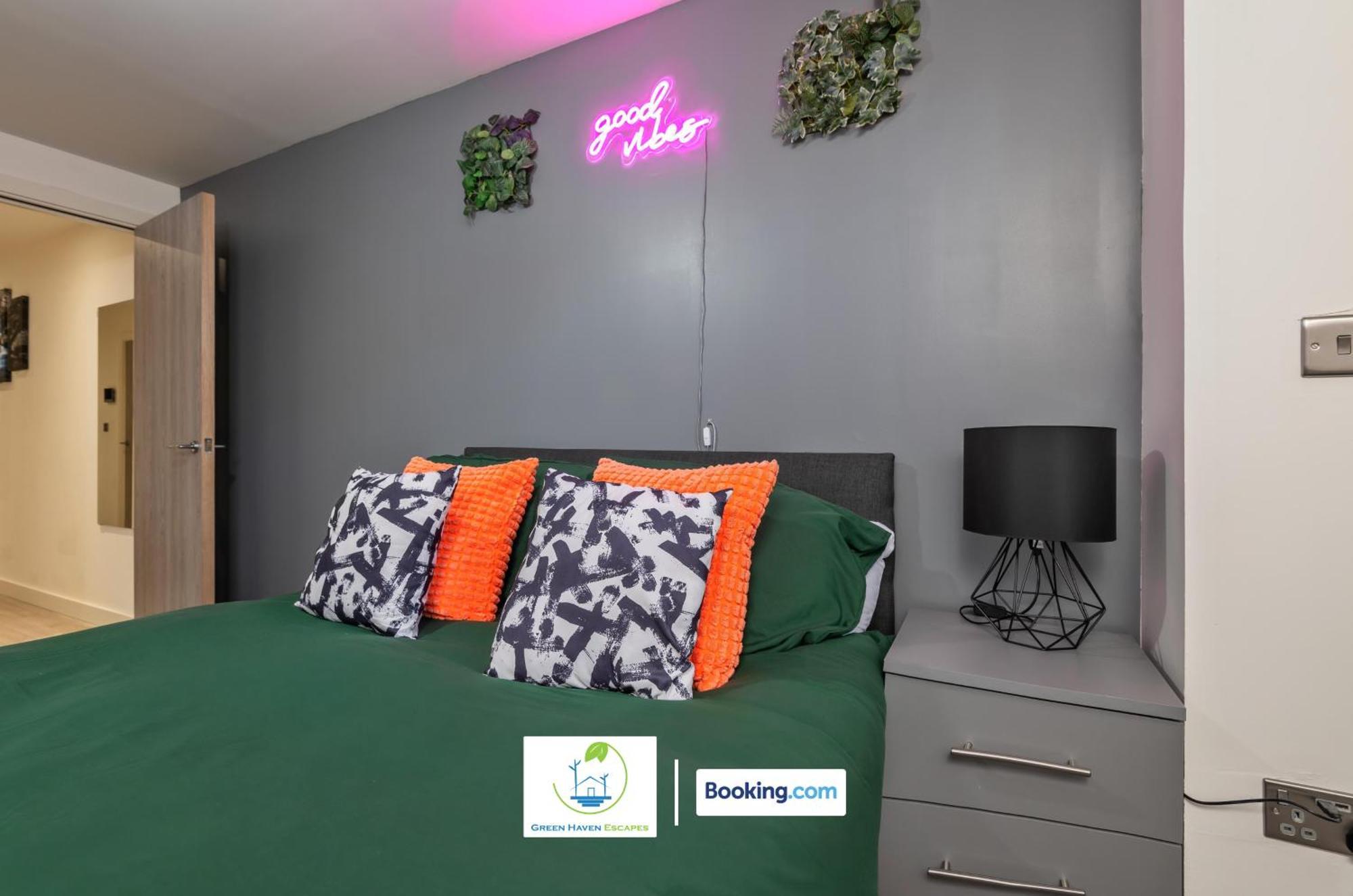 Spacious 1 Bedroom Apartment With 4K Cinema Experience By Green Haven Escapes In Bradford Брадфорт Екстериор снимка